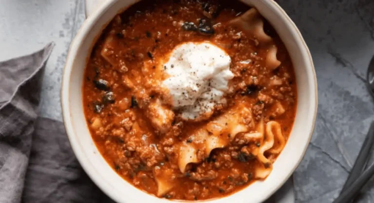 Cheesy One-Pot Lasagna Soup Recipe