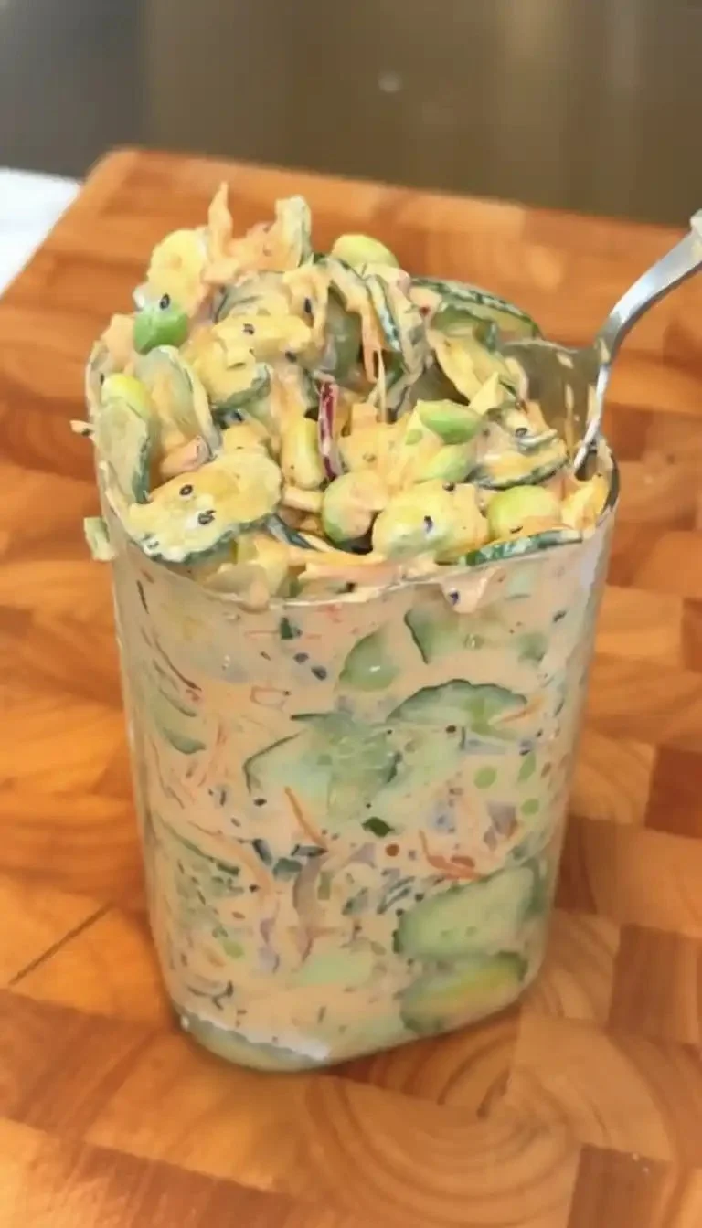 Salade de concombre crémeuse